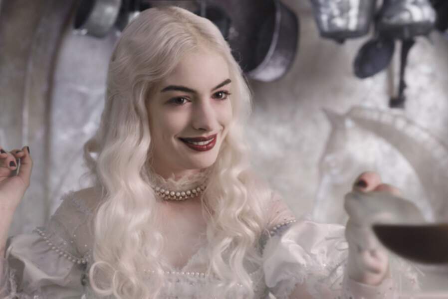 Reine Blanche Alice Aux Pays Des Merveilles Anne Hathaway : la jolie brune a bien grandi - Télé 2 Semaines