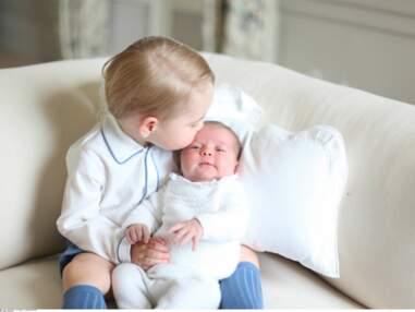 Les premières photos du prince George avec Charlotte, sa petite sœur