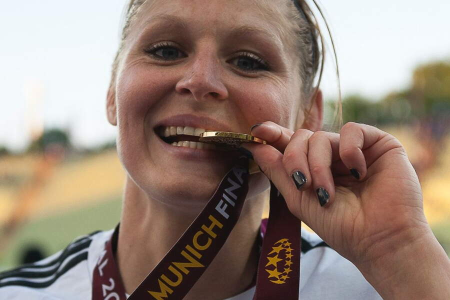 Corine Petit ses plus belles photos Télé 2 Semaines