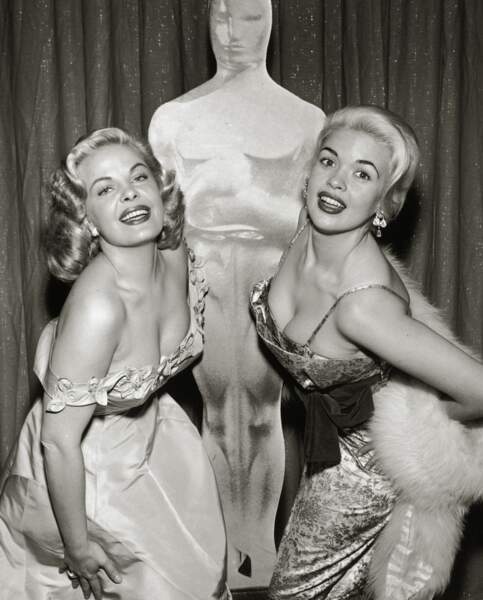 Cleo Moore et Jayne Mansfield (1956)