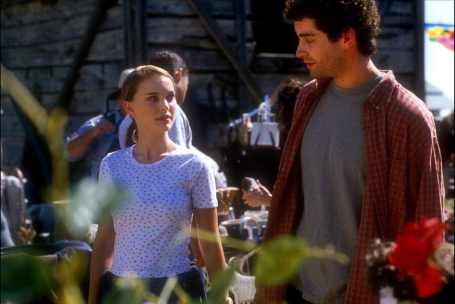 Toujours belle et élégante, Natalie Portman apparaît dans "Où le cœur nous mène" de Matt Williams (2000)