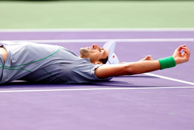 Novak Djokovic ne fait pas ses étirements, il est content d'avoir battu Nadal en finale à Miami