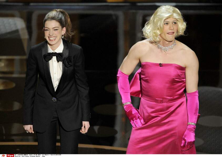 en Marilyn, pour présenter avec Anne Hathaway la 83e cérémonie des Oscar.