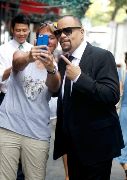 Proche de son public, Ice T ne refuse jamais de faire un selfie avec ses fans !