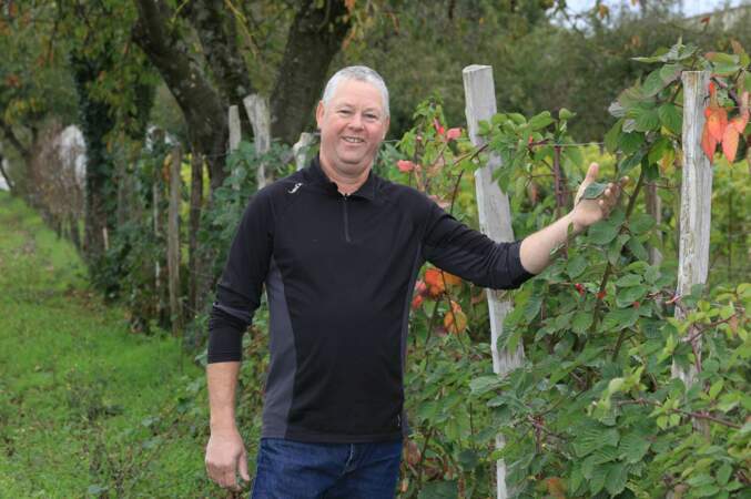 Eric, 54 ans, Bourgogne, producteur de "petits fruits bios"