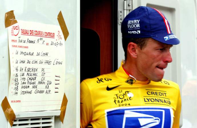 Lance Armstrong est obligé de rendre ses titres