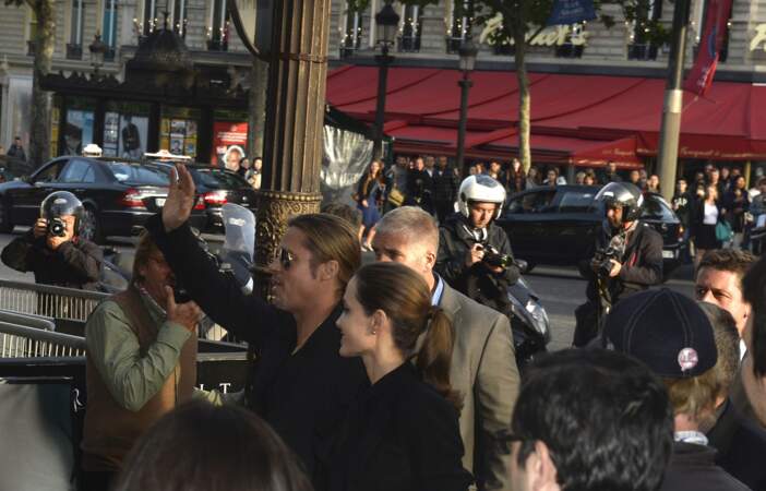 Brad Pitt est accompagné par Angelina Jolie pour la présentation du film World War Z