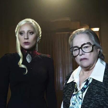Lady Gaga et Kathy Bates sur le tournage d'American Horror Story