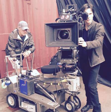 Ian Somerhalder préfère-t-il être devant ou derrière la caméra de Vampire Diaries ? 