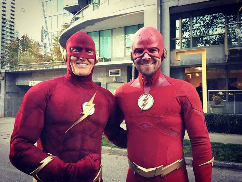 ... et d'humour ! Stephen Amell (Arrow) a endossé le costume de Flash et ça l'amuse !