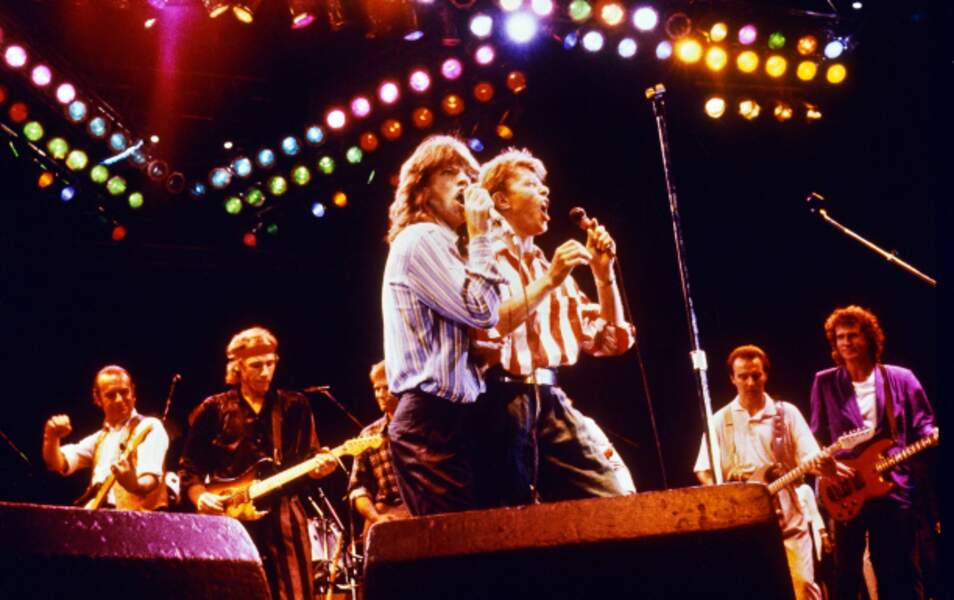 Mick Jagger et David Bowie sur scène en 1986.