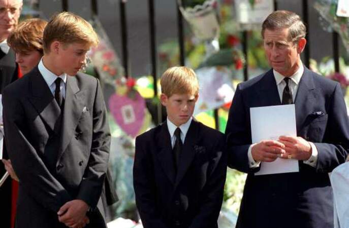 1997 : William et Harry pleurent leur mère