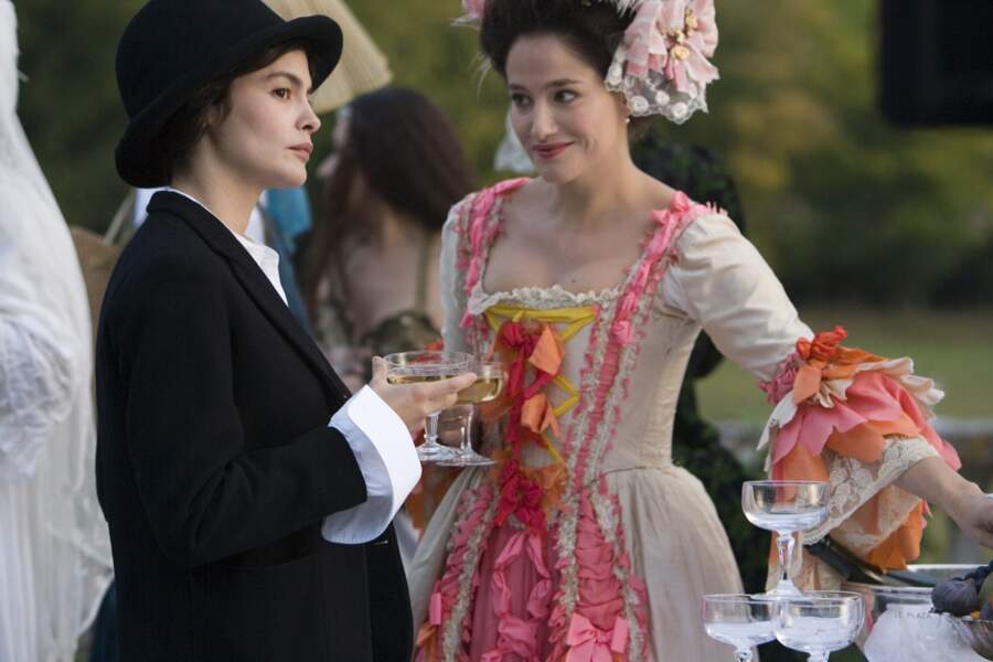 Marie Gillain joue la soeur de Gabrielle Chanel (Audrey Tautou) dans le film "Coco avant Chanel" (2009).