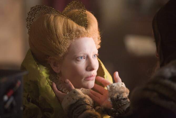 Dans Elizabeth : l'âge d'or (2007), elle incarne la reine d'Angleterre Elizabeth 1ère 