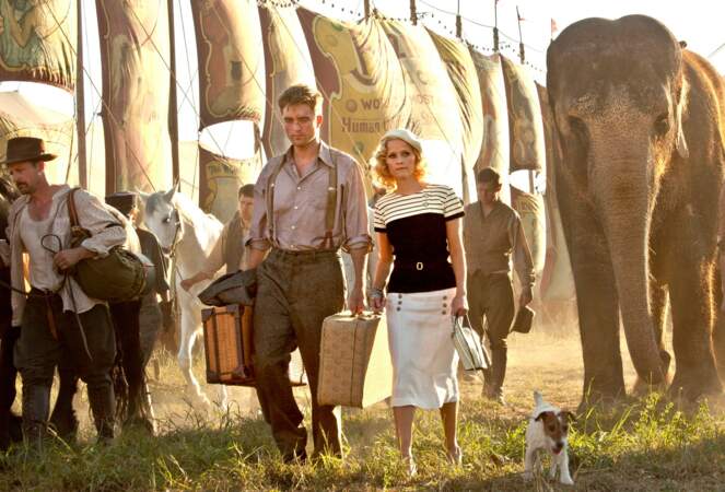 De l'eau pour les éléphants (2011), Uggie aux côtés de Robert Pattinson et Reese Witherspoon.