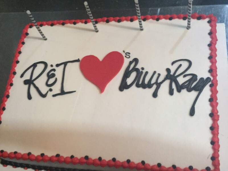 Sur le plateau de Rizzoli & Isles, l'équipe fête l'anniversaire de l'un des leurs