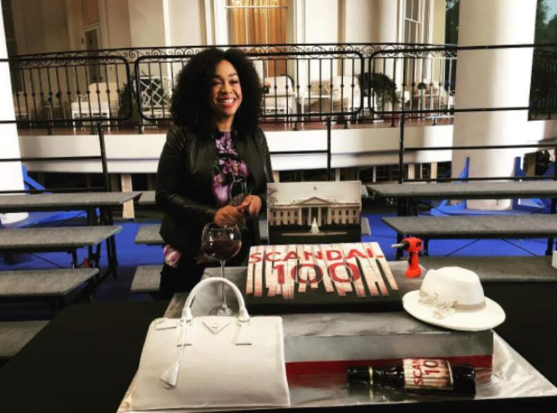 Pas de cerise sur le gâteau, mais une productrice, Shonda Rhimes, fière de fêter le 100e épisode de Scandal
