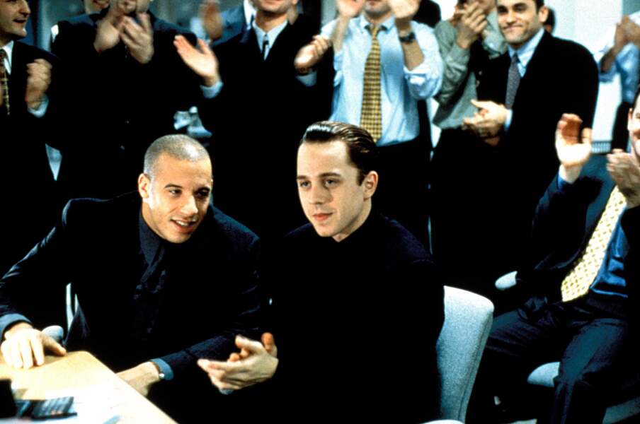 Business man ambitieux aux côtés de Giovanni Ribisi dans Les Initiés (2000).