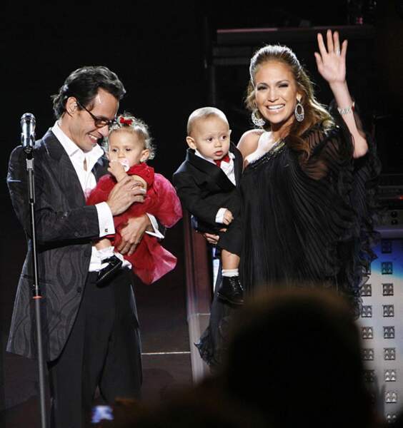 En 2009 avec son mari Marc Anthony et ses jumeaux Max et Emme.