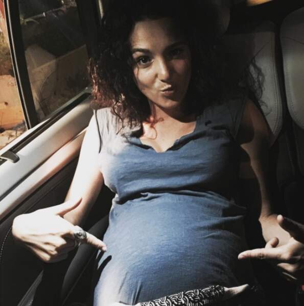 Fin du tournage avec le ventre de grossesse pour Pauline Bression dans Plus belle la vie