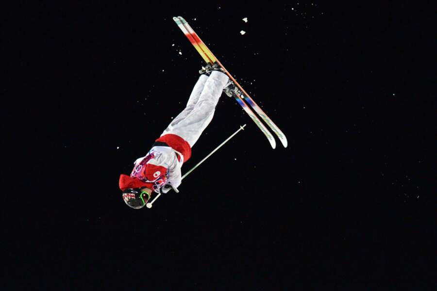 Alex Bilodeau décroche la médaille d'or en ski de bosses