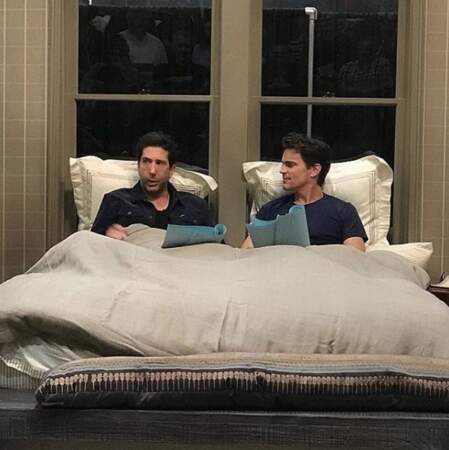 Mais que font David Schwimmer et Matt Bomer dans un lit ? 