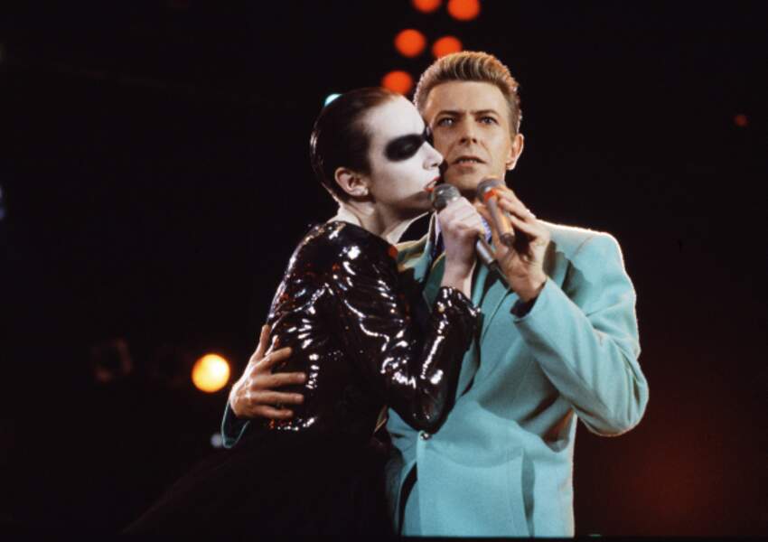 Avec Annie Lennox, lors du concert hommage à Freddie Mercury en 1992.