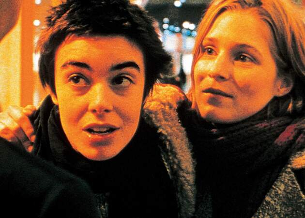 Natasha Régnier dans La Vie rêvée des anges (1998), avec Elodie Bouchez