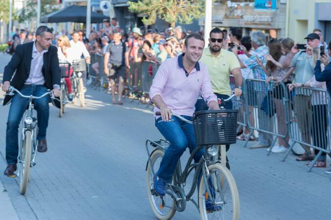 Emmanuel et Brigitte Macron partagent une balade à vélo au Touquet (juin 2017)