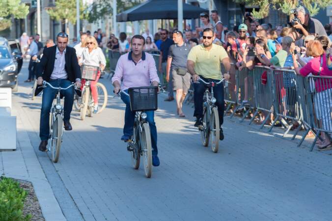 Emmanuel et Brigitte Macron partagent une balade à vélo au Touquet (juin 2017)