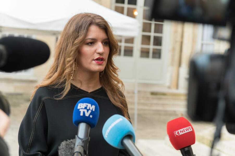 Marlène Schiappa devant les médias à l'hôtel de Matignon (novembre 2019)