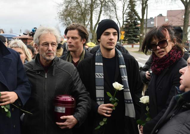 Sophie Marceau et son fils Vincent Zulawski aux funérailles d'Andrzej Zulawski (2016)