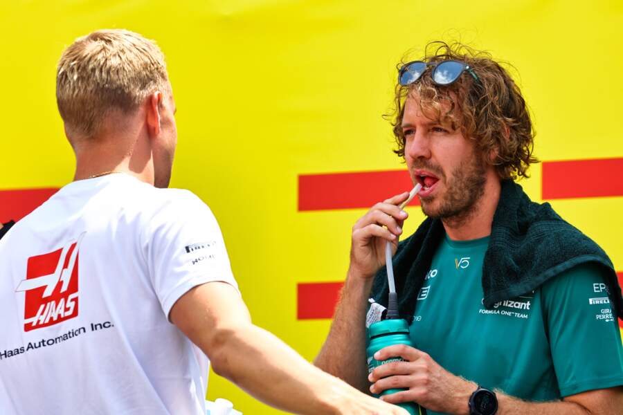 Dans le championnat de Formule 1, Mick est très proche du pilote Sebastian Vettel.
