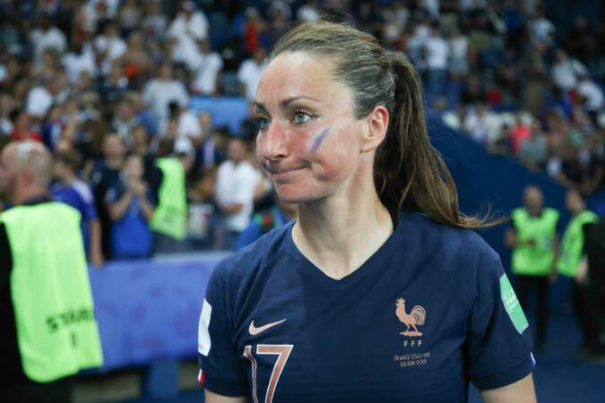 En 2007, elle découvre la sélection et fait sa première apparition en équipe de France.