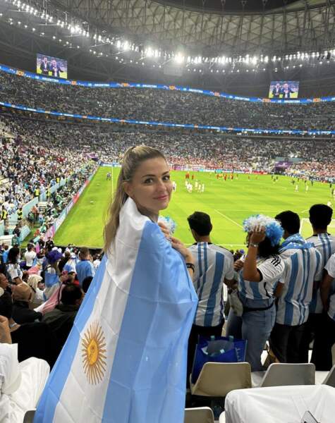 Dans les tribunes, Laure n'a pas hésité pas à soutenir l'Argentine pendant la Coupe du monde... mais pas pendant la finale on vous rassure !